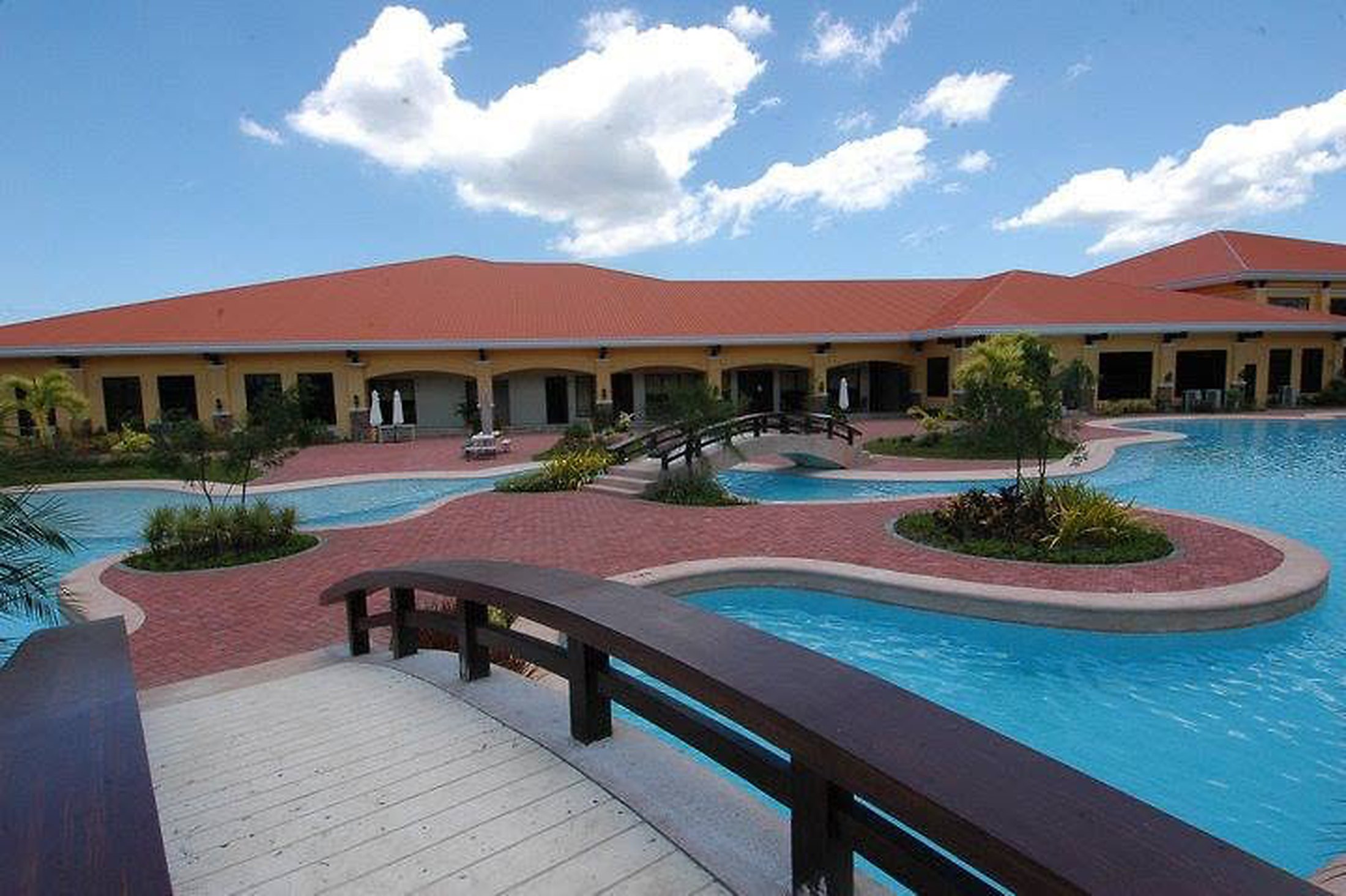 Pool and clubhouse